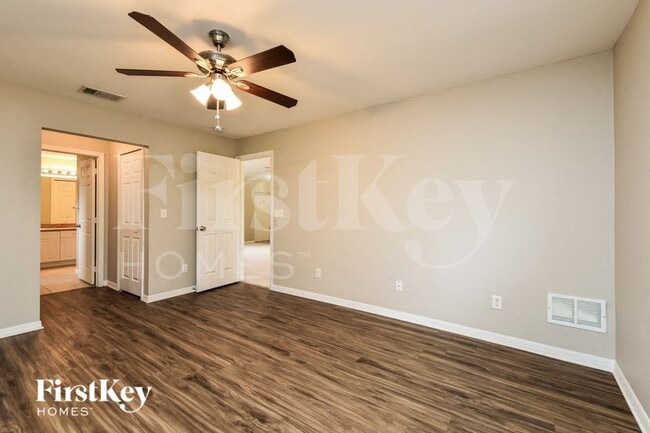 Building Photo - 2014 NW 16th Pl