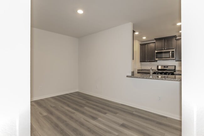 Building Photo - 26861 Steinbeck Dr