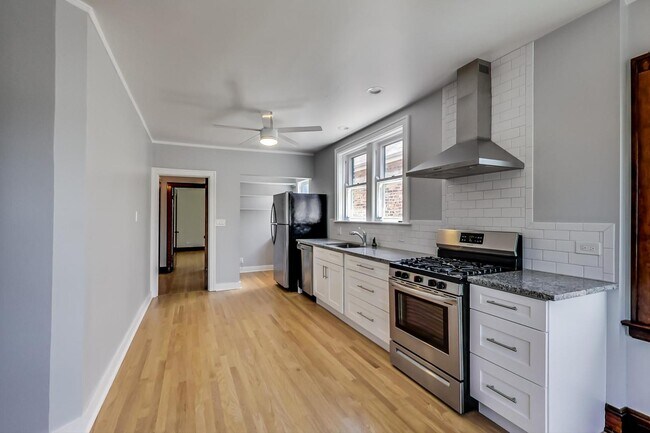 Building Photo - 1814 Wesley Ave