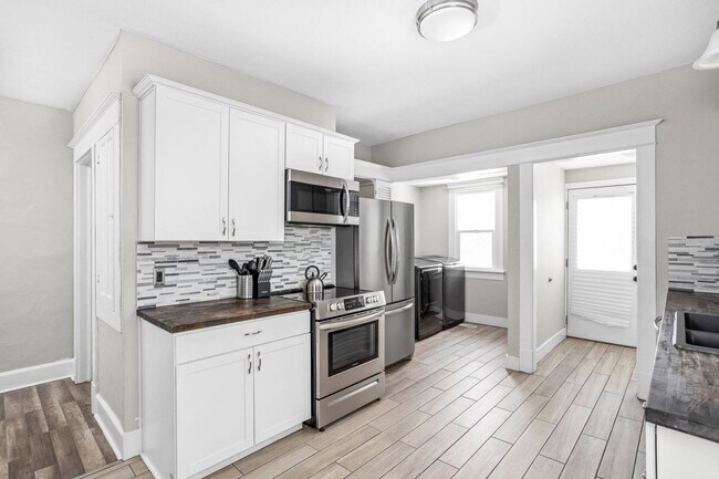 Building Photo - 325 N Bancroft St