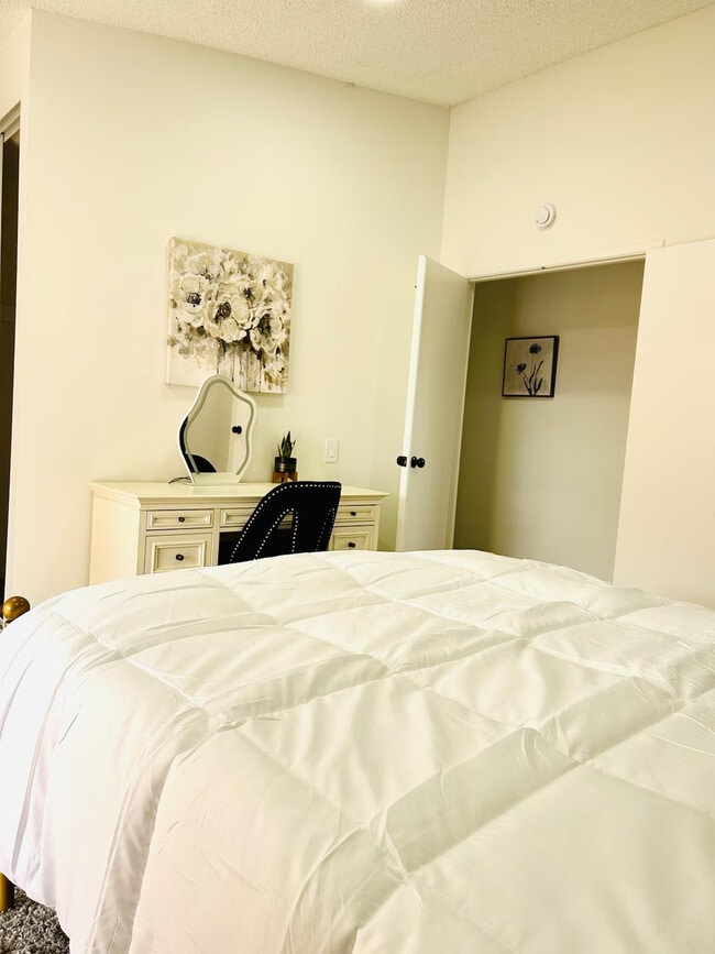 Building Photo - 2500 Kirkwood Dr