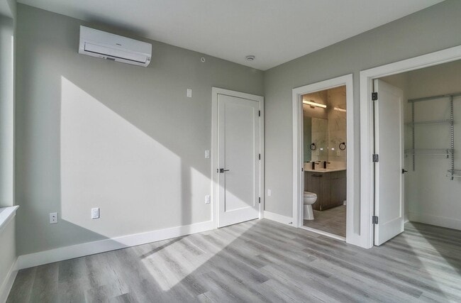 Building Photo - 3516 John F. Kennedy Blvd