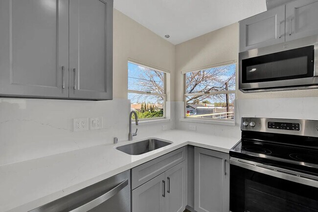 Building Photo - Downtown Vacaville 1Bed/1Bath