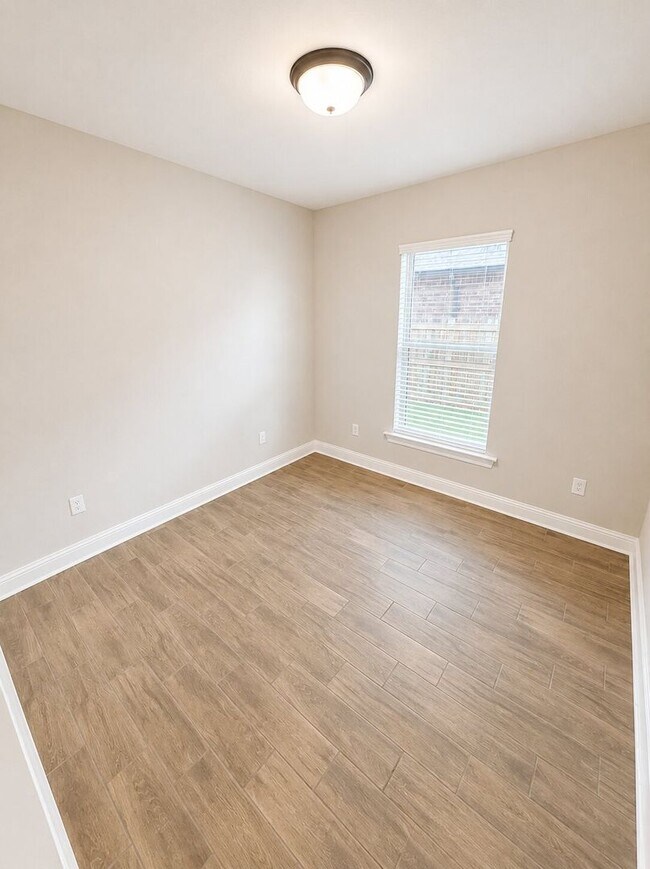 Building Photo - Willow Heights!