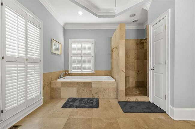 Building Photo - 9800 Foxworth Dr