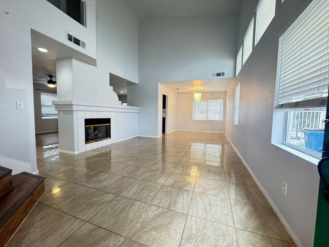 Building Photo - 3310 Robin Nest Ct