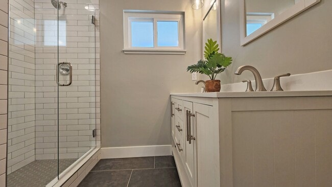 Building Photo - 7021 Wilshire Cir