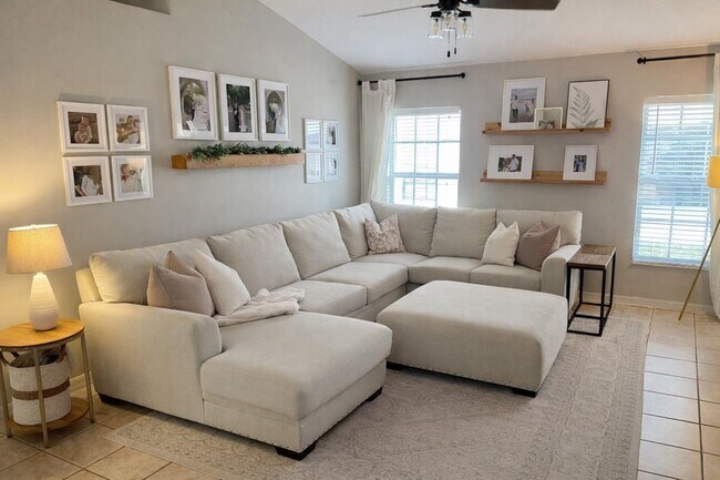 Building Photo - 2409 Sweetwater Blvd