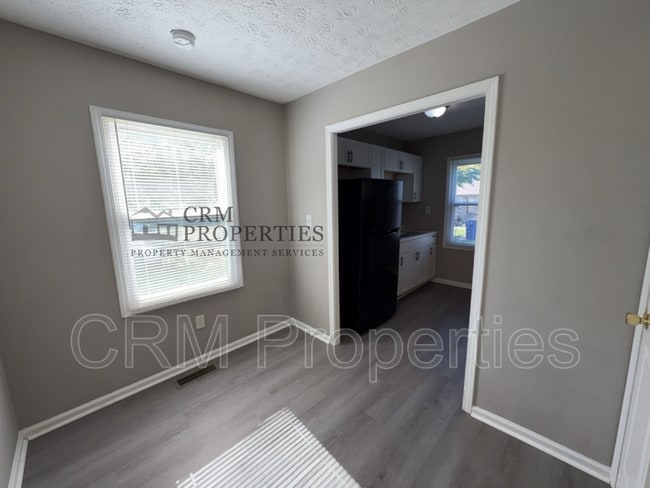 Building Photo - 1233 E Jefferson St