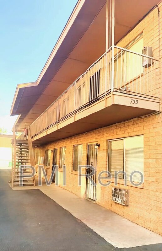 Primary Photo - 755 Moran St