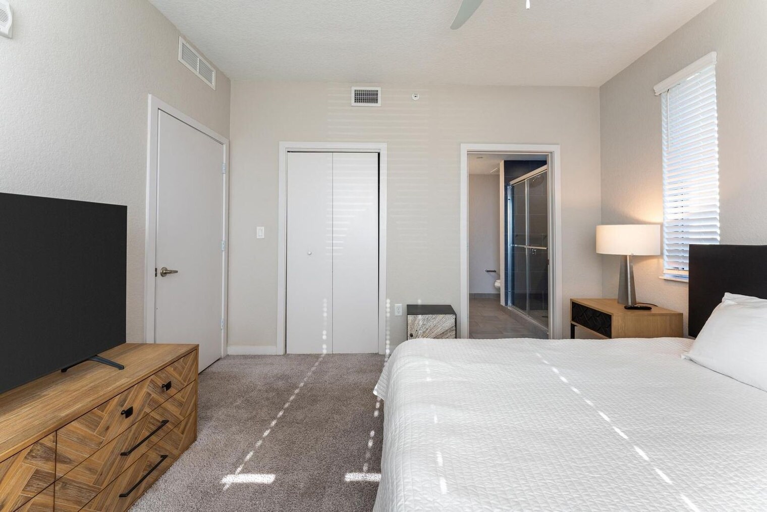 Building Photo - 257 S Seneca Blvd