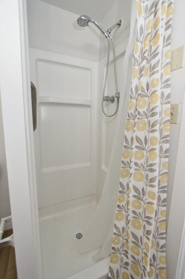 Building Photo - 812 S Washington Ave