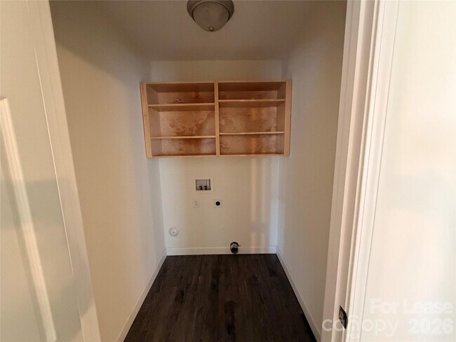 Building Photo - 4032 Eugene Dr