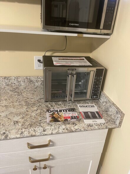 Building Photo - 3904 Everest Ln N