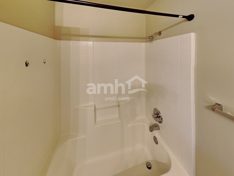 Building Photo - 1012 York Dr