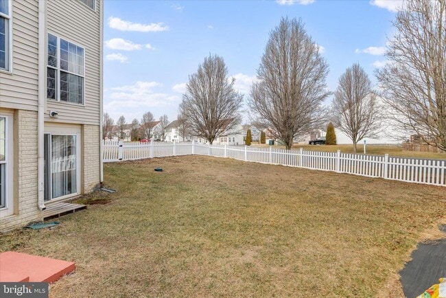 Building Photo - 301 Fontana Cir