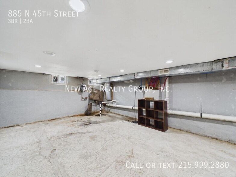 Building Photo - 885 N 45th St
