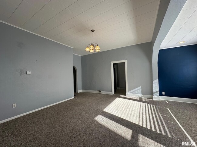 Building Photo - 146 N State St