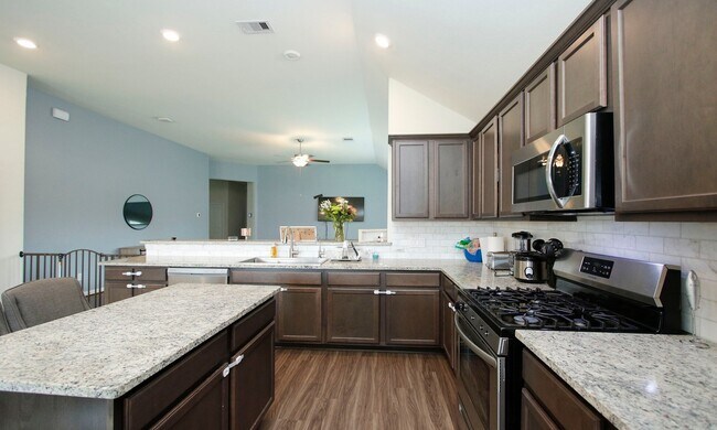 Building Photo - 20202 Creekdale Bend Dr