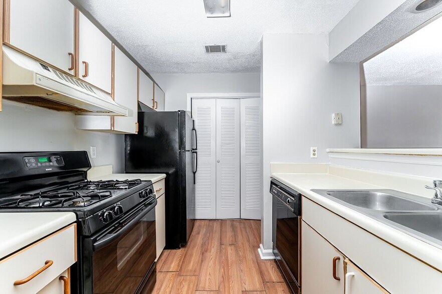 Building Photo - 414 Ridge Creek Dr