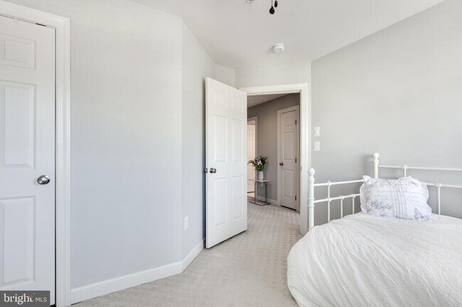 Building Photo - 2021 Crescent Moon Ct