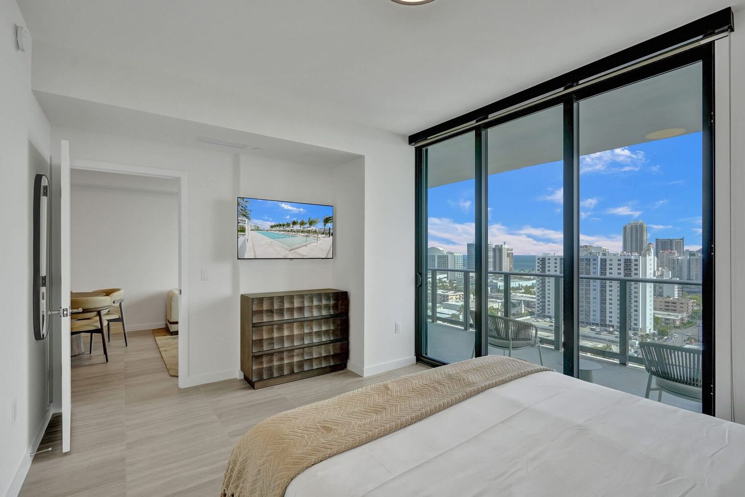 Building Photo - 580 72nd St