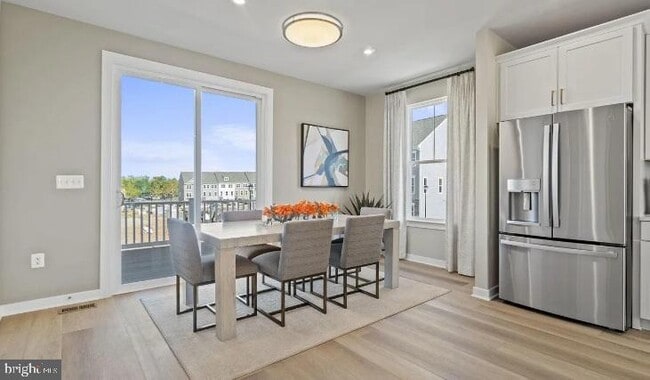 Building Photo - 24135 Pissarro Dr