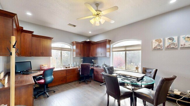 Building Photo - Move in Special Luxury 4 bedroom 4.5 bathr...