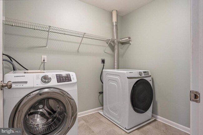 Building Photo - 9060 Gracious End Ct