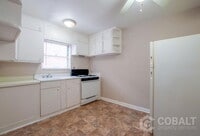 Building Photo - 944 St Charles Ave NE