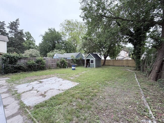 Building Photo - 1439 Chesapeake Ave
