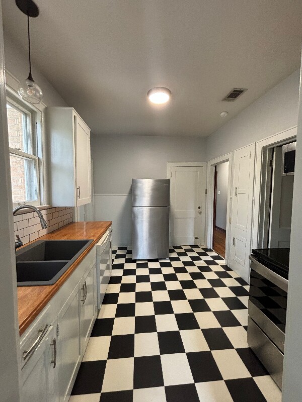 Building Photo - 800 N Mound St