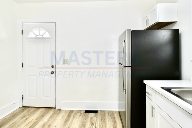 Building Photo - Beautiful Toledo 3 Bed House