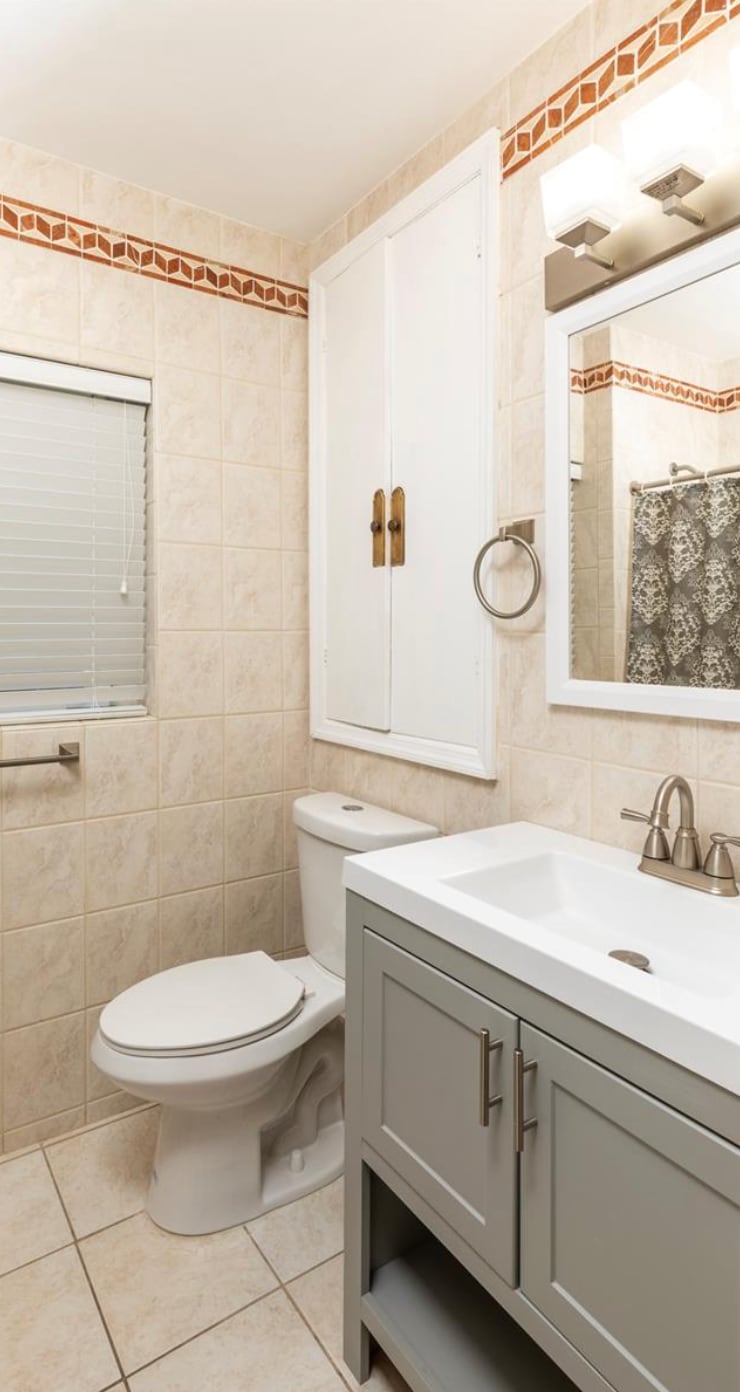 Building Photo - 1350 Mendavia Ave