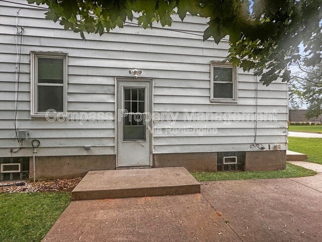 Building Photo - 3731 Jefferson Ave SE