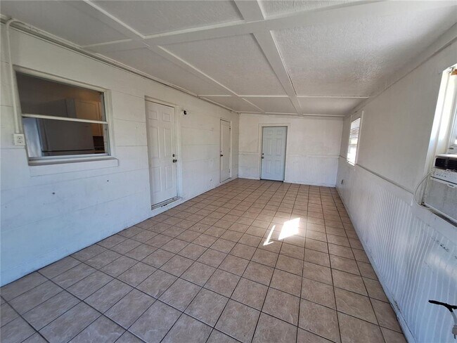 Building Photo - 21455 Mallory Ave
