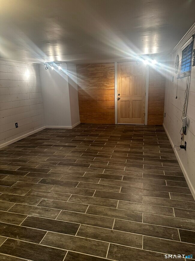 Building Photo - 127 Englewood Ave