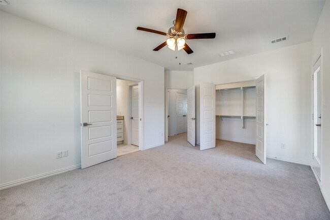Building Photo - 2402 Ash Ln