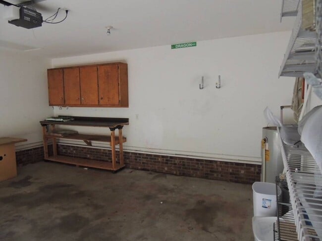 Building Photo - Beautiful Family Home in Cherry Branch!