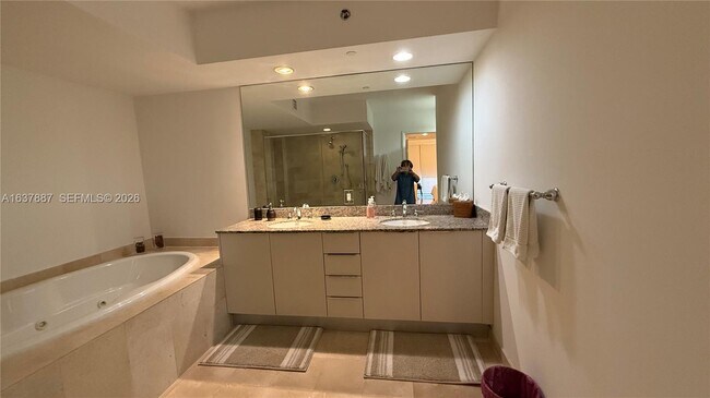 Building Photo - 1830 S Ocean Dr