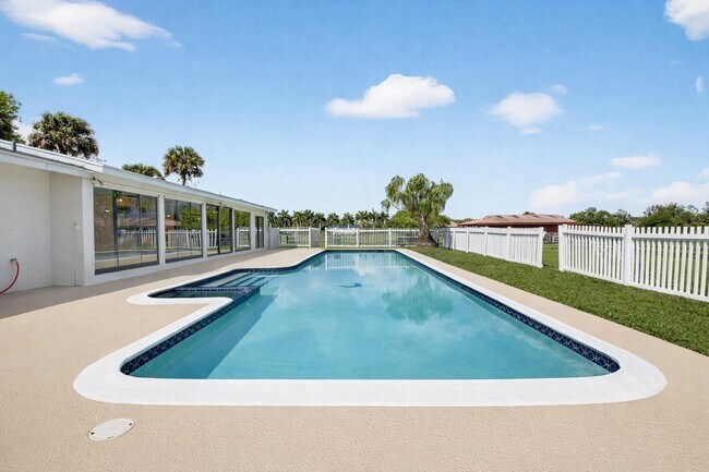 Building Photo - 10157 La Reina Rd