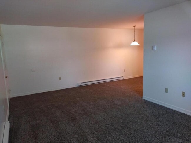 Building Photo - 480 E 5th Ave