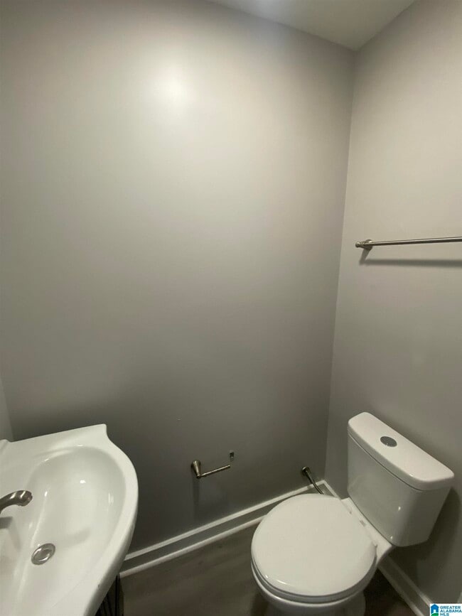 Building Photo - 1376 5th Pl NW