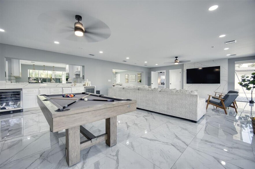 Building Photo - 1030 SW 14th Ter