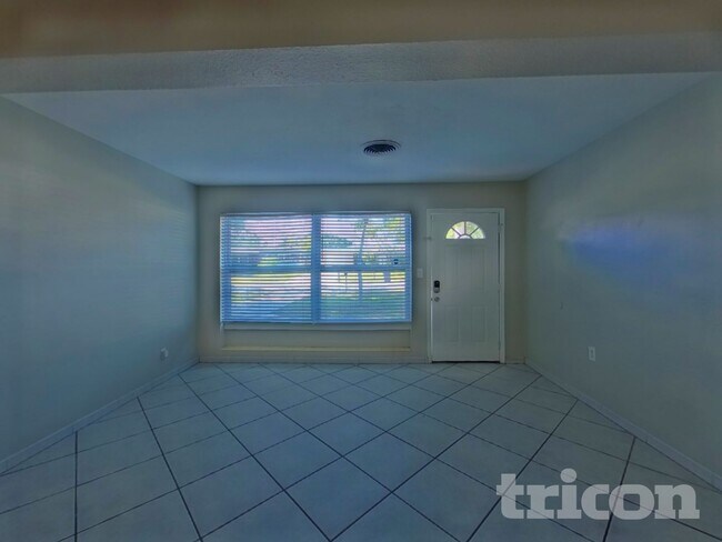 Building Photo - 2761 59th Ave N