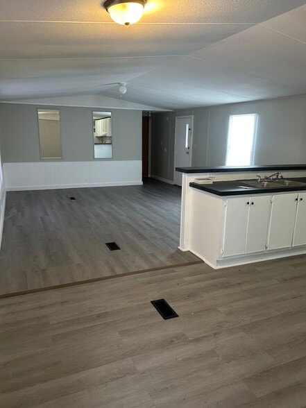 Kitchen/Living Room - 489 Vanzant Rd