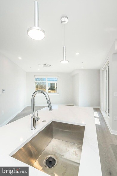 Building Photo - 3449 Scotts Ln