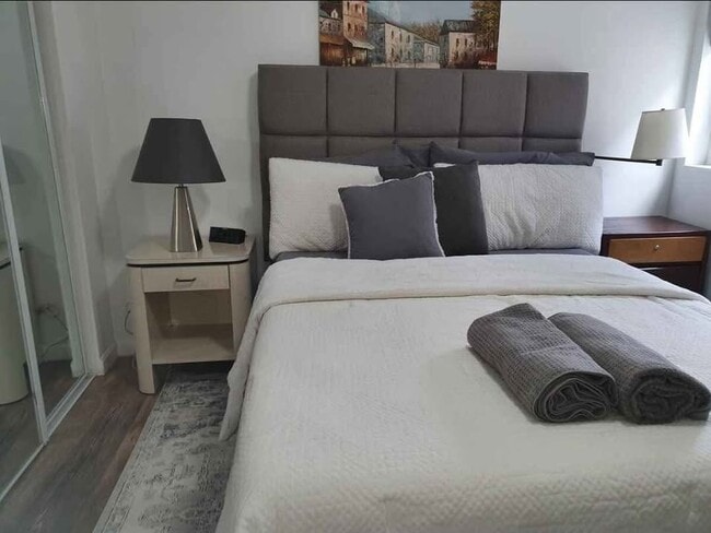 Building Photo - 135 Cedar St