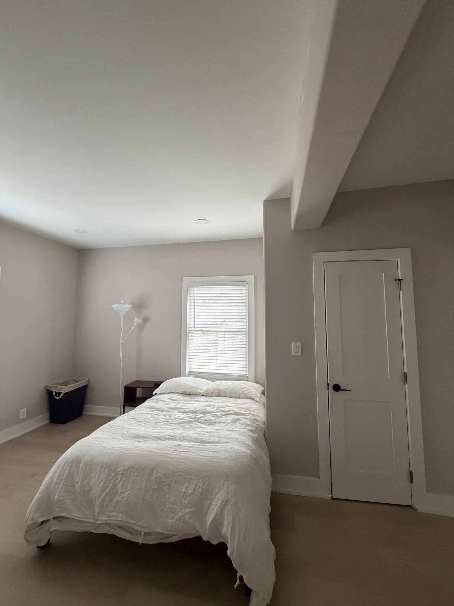 Building Photo - 721 S Rose St