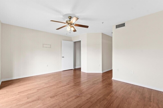 Building Photo - 600 Scotia Dr